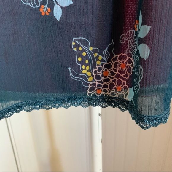 👗Blue Chiffon 3/4 Sleeve Women’s Blouse with Lace Detail - Picture 3 of 8